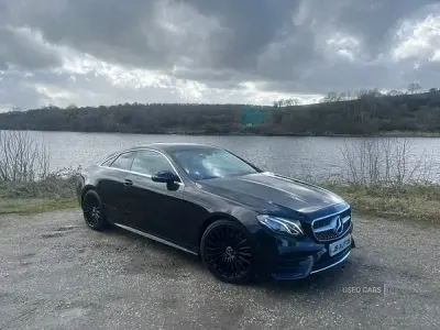Gebraucht Mercedes E220 AMG line 194 PS (142 kW) 2019 Schwarz Coupé