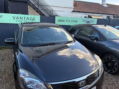 Black Used 2010 Kia Ceed Hatchback | £3,500 (Fair price)