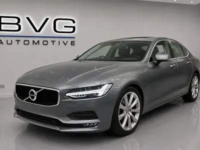 Usado Volvo S90 Momentum 190 CV (139 kW) 2019 Gris Berlina