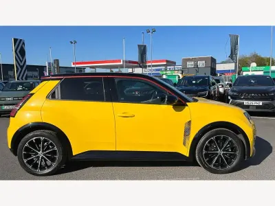 Usado Renault R5 Iconic 110 kW (150 HP) 2025 Citadino