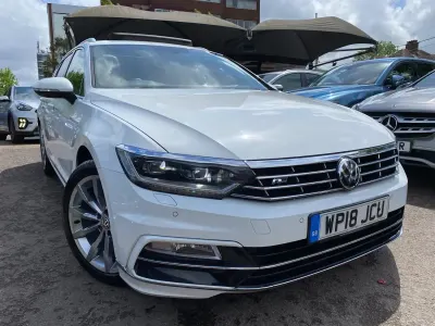 Begagnad VW Passat R-line 2018 Vit Kombi