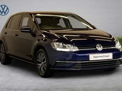 Begagnad VW Golf VII SE 115 HK (84 kW) 2018 Blå Halvkombi