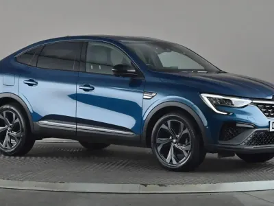 Begagnad Renault Arkana R.S. 138 HK (101 kW) 2023 Blå SUV