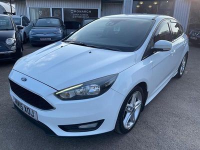 Used Ford Focus Titanium 120 HP (88 kW) 2015 White Hatchback