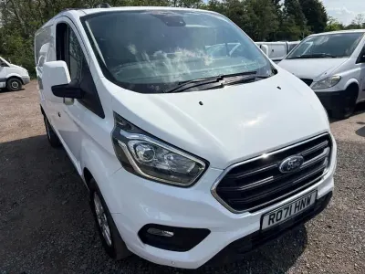 Usado Ford Transit Custom Limited 130 HP (95 kW) 2021 Branco Van