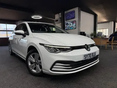 Używany VW Golf VII Life 150 KM (110 kW) 2021 Biały Hatchback
