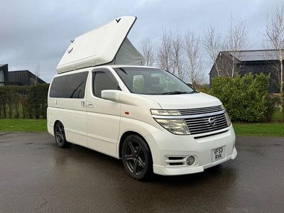 Used Nissan Elgrand 240 HP (176 kW) 2004 White MPV
