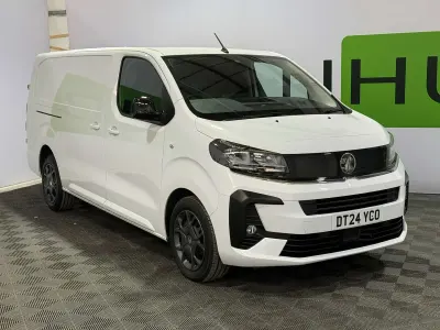 Usado Vauxhall Vivaro 2024 Branco Monovolume