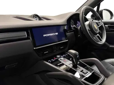 Usado Porsche Cayenne Platinum Edition 462 HP (339 kW) 2022 Cinzento SUV