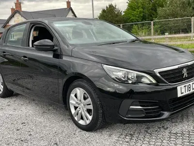 Używany Peugeot 308 Active 99 KM (72 kW) 2016 Hatchback