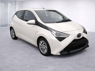 Used Toyota Aygo X-play 71 HP (52 kW) 2019 White Hatchback