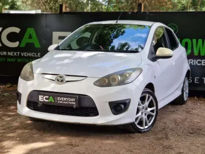 Used Mazda 2 86 HP (63 kW) 2010 White Hatchback