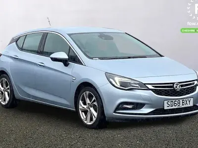 Używany Vauxhall Astra SRi 200 KM (147 kW) 2018 Srebrny Hatchback