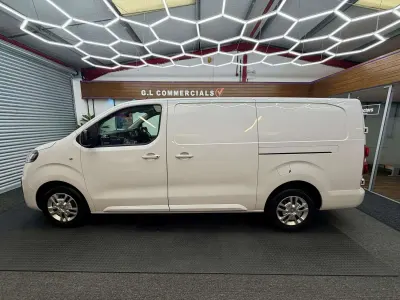 Used Vauxhall Vivaro Sportive 100 HP (73 kW) 2022 White MPV