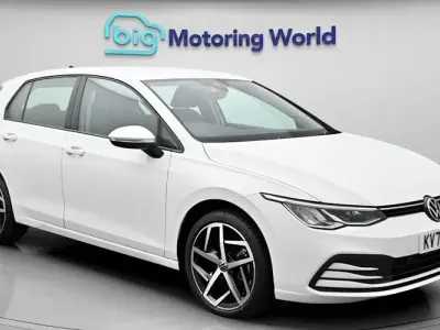Used VW Golf VIII Life 110 HP (80 kW) 2023 White Hatchback