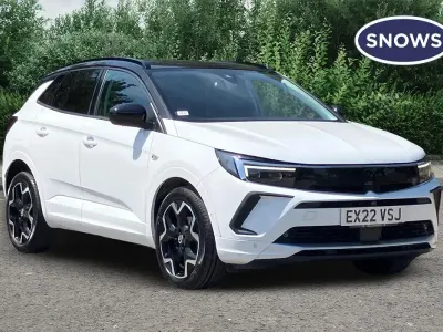 Used Vauxhall Grandland X Ultimate 130 HP (95 kW) 2022 Arctic white SUV