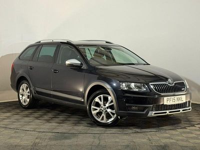 Begagnad Skoda Octavia Scout 4x4 150 HK (110 kW) 2015 Svart Halvkombi