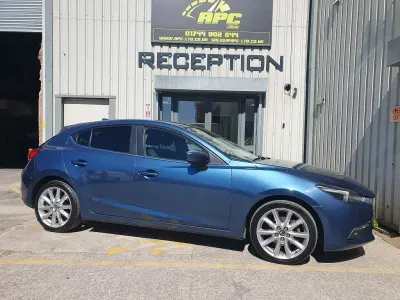 Usado Mazda 3 Inclusive 150 HP (110 kW) 2018 Azul Citadino