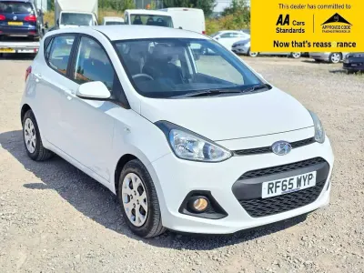 Used Hyundai i10 SE 87 HP (63 kW) 2015 White Hatchback