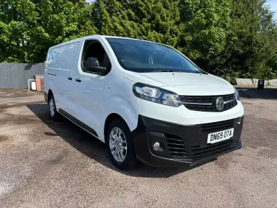 Used Vauxhall Vivaro 100 HP (73 kW) 2019 White MPV
