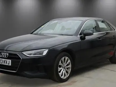 Begagnad Audi A4 Advanced 150 HK (110 kW) 2023 Svart Sedan