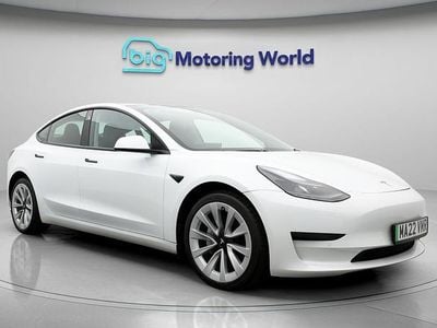 Used Tesla Model 3 Standard Range Plus 222 kW (302 HP) 2021 White Sedan