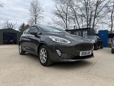 Used Ford Fiesta Zetec 100 HP (73 kW) 2018 Grey Hatchback