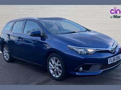 Used Toyota Auris Hybrid Business Edition 134 HP (98 kW) 2016 Blue Estate