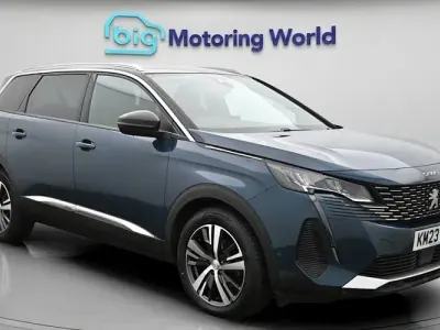 Gebraucht Peugeot 5008 Allure+ 131 PS (96 kW) 2023 Blau SUV