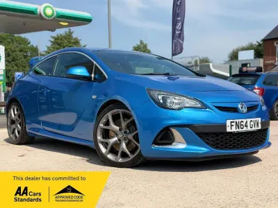 Used Vauxhall Astra GTC S 280 HP (205 kW) 2014 Blue Hatchback