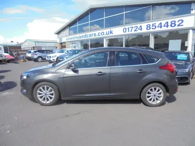 Used Ford Focus Titanium 120 HP (88 kW) 2015 Grey Hatchback
