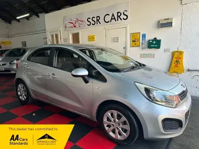 Used Kia Rio 84 HP (61 kW) 2013 Silver Hatchback