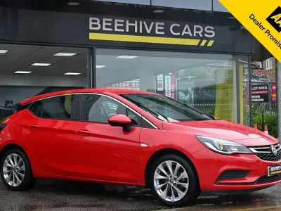 Used Vauxhall Astra 100 HP (73 kW) 2016 Red Hatchback