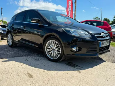Used Ford Focus Zetec 125 HP (91 kW) 2012 Black Hatchback