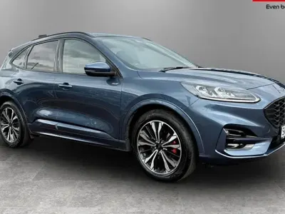 Käytetty Ford Kuga ST-Line X 150 HP (110 kW) 2023 Katumaasturi
