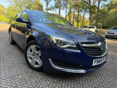 Used Vauxhall Insignia Design Edition 170 HP (125 kW) 2016 Blue Estate