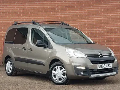 Gebraucht Citroën Berlingo XTR 100 PS (73 kW) 2015 Braun Van / Kleinbus