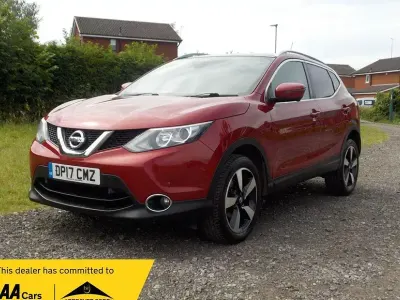 Used Nissan Qashqai N-Connecta 110 HP (80 kW) 2017 Red SUV