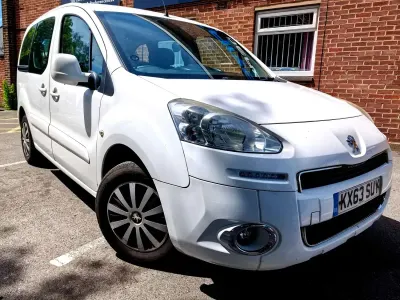Used Peugeot Partner Tepee S 75 HP (55 kW) 2013 White MPV
