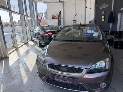 Usado Ford Focus Cabriolet 115 HP (84 kW) 2007 Castanho Cabrios