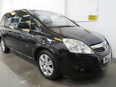 Used Vauxhall Zafira Design Edition 120 HP (88 kW) 2012 Black MPV