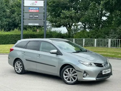 Used Toyota Auris Hybrid