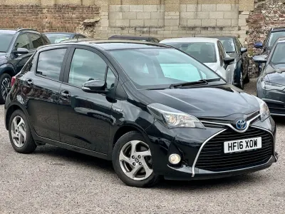 Used Toyota Yaris 101 HP (74 kW) 2016 Black Hatchback