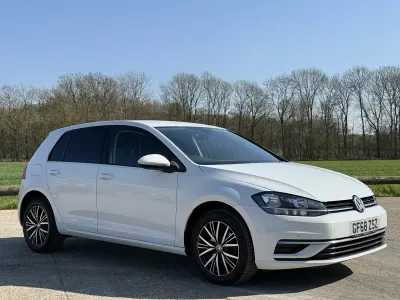 Używany VW Golf VII SE 115 KM (84 kW) 2018 Biały Hatchback