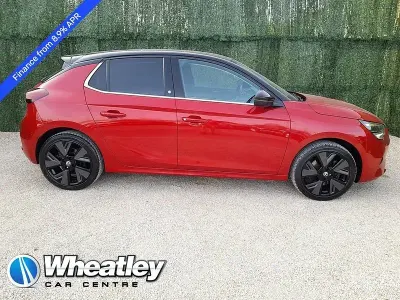 Begagnad Vauxhall Corsa-e Elite 100 kW (136 HK) 2021 Röd Halvkombi