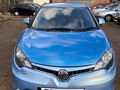Used MG MG3 106 HP (77 kW) 2017 Blue Hatchback