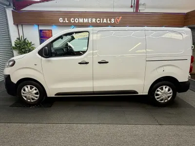 Used Vauxhall Vivaro S 100 HP (73 kW) 2023 White MPV