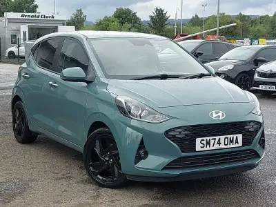 Used Hyundai i10 Premium 84 HP (61 kW) 2024 Green Hatchback