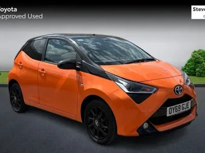 Used Toyota Aygo X-cite 72 HP (52 kW) 2019 Orange Hatchback