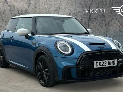 Begagnad Mini Cooper S Hatch 178 HK (130 kW) 2023 Blå Halvkombi